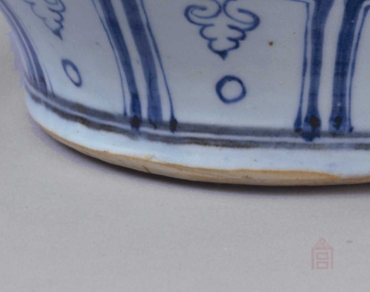 景德镇窑青花缠枝牡丹纹罐B12.jpg