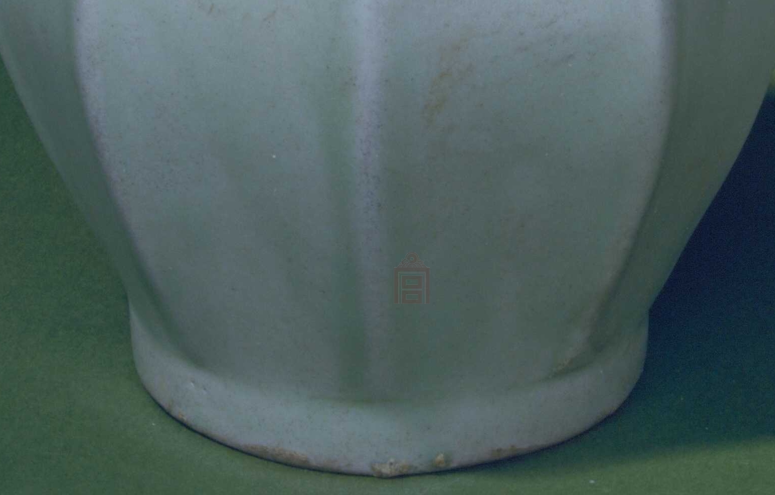 青釉八棱瓶_3.jpg