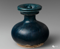 唐·巩县窑蓝釉盖壶 美国大都会博物馆藏